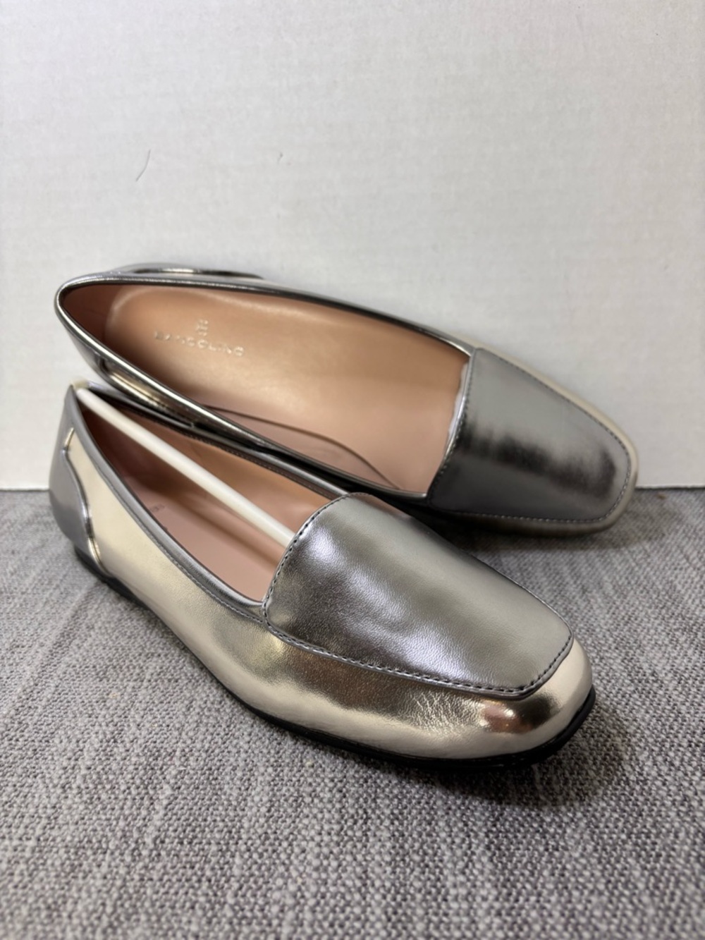 Bandolino Silver and Gold Metallic Loafers